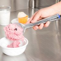 Lopatka na zmrzlinu Zeroll ORIGINAL TubMate - návrh použití